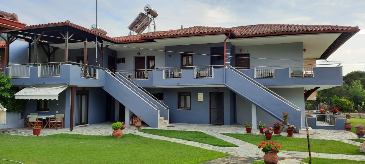 Maria - Pavlos And Appartement